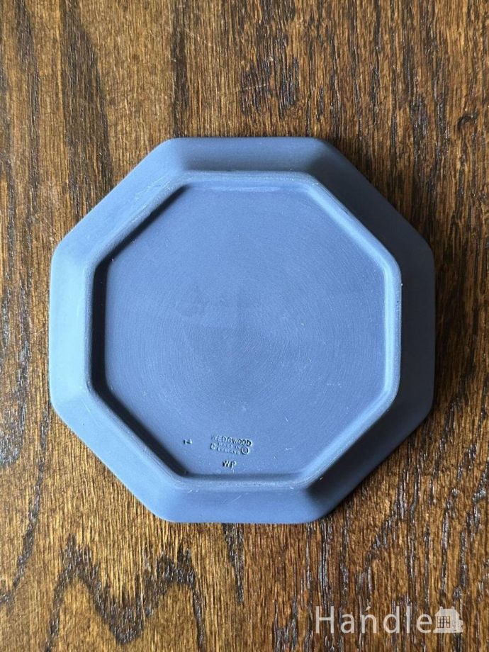 プレートの後ろ