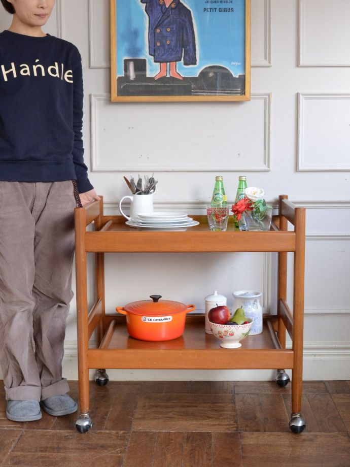 北欧スタイルのおしゃれなワゴン