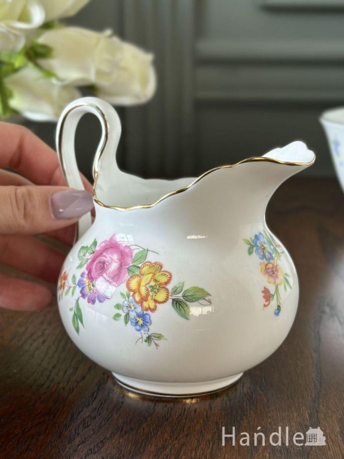 陶磁器のミルクピッチャー