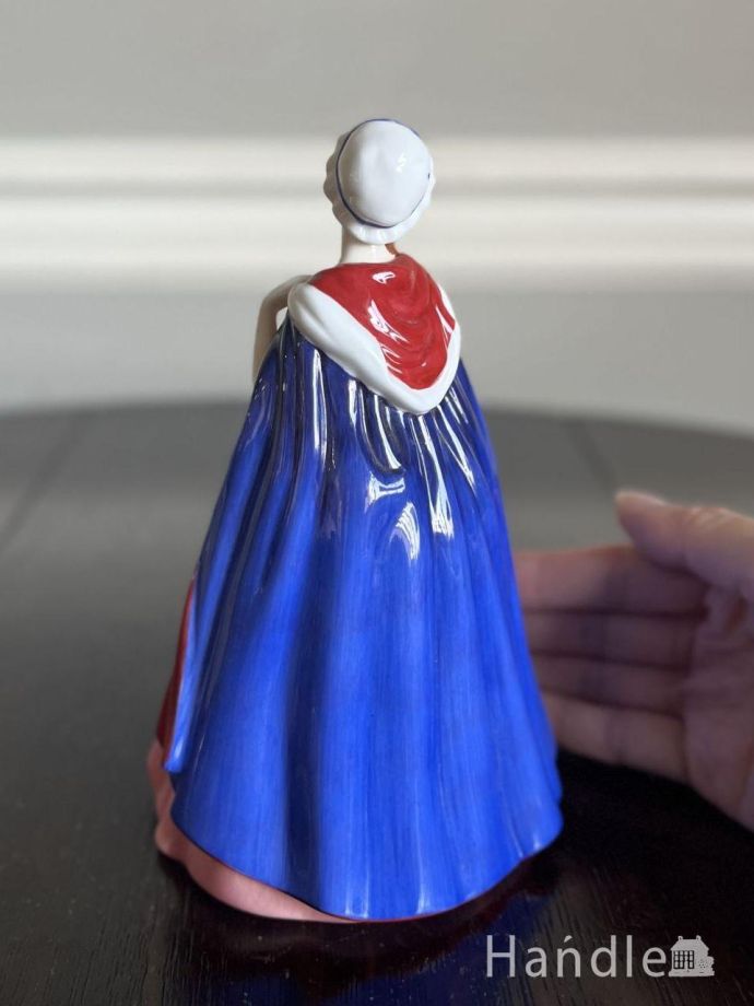 ロイヤルドルトンの陶磁器の人形、アンティークのプリティレディ（BESS