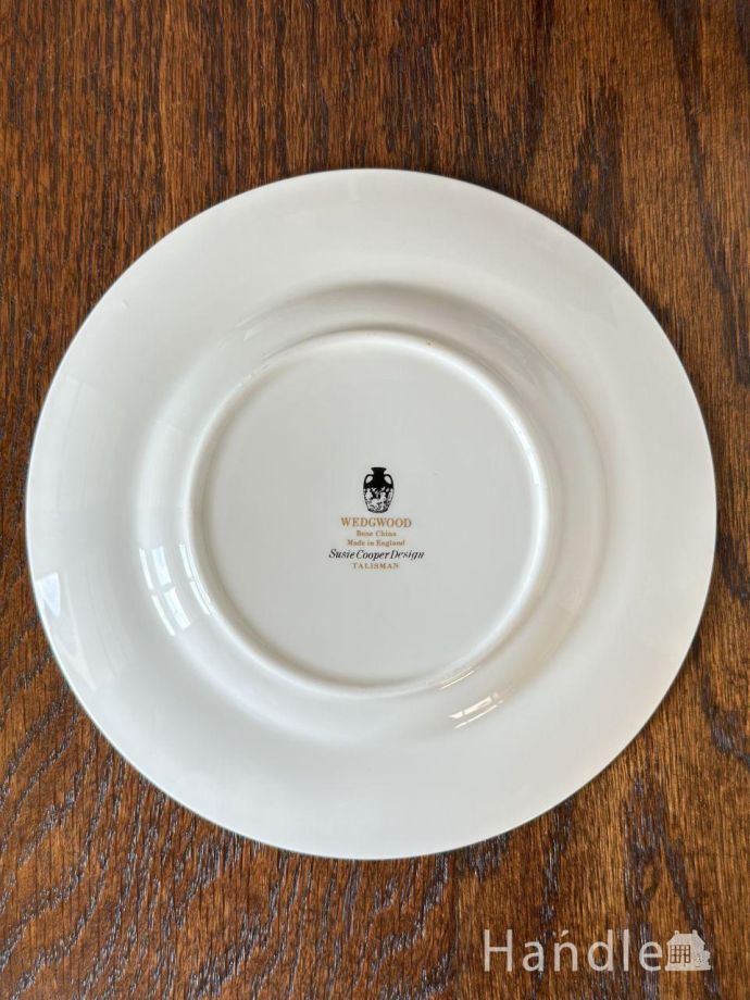 プレートの後ろ