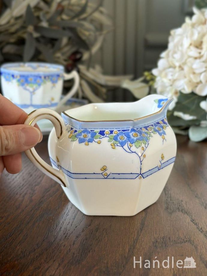 陶磁器のミルクピッチャー