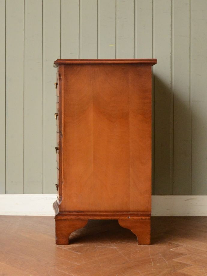 チェストの側面