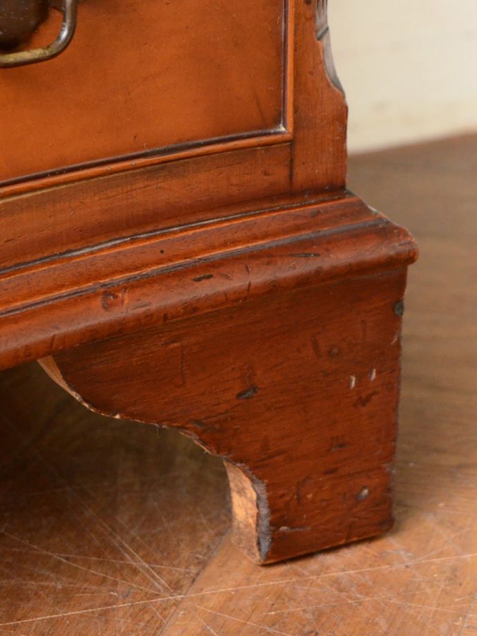 アンティーク家具の脚