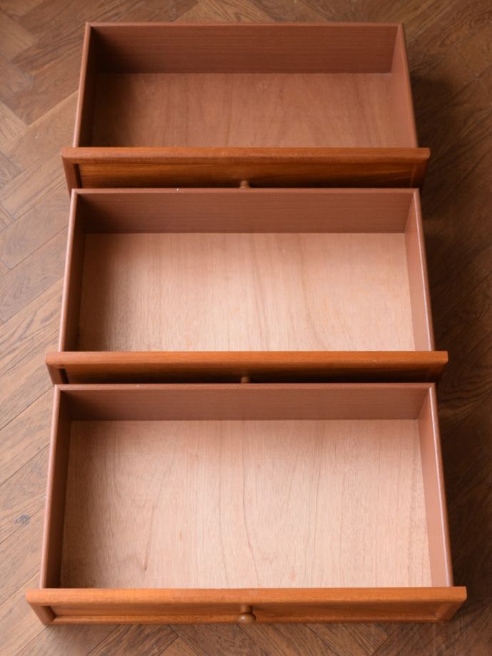 チェストの引き出し