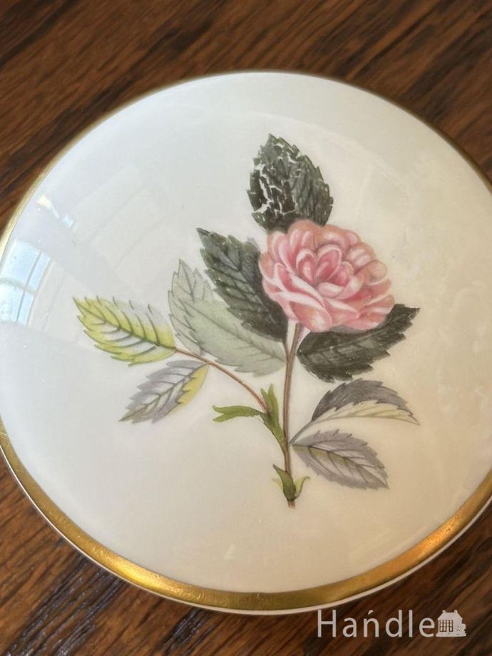 アンティークの小物入れ