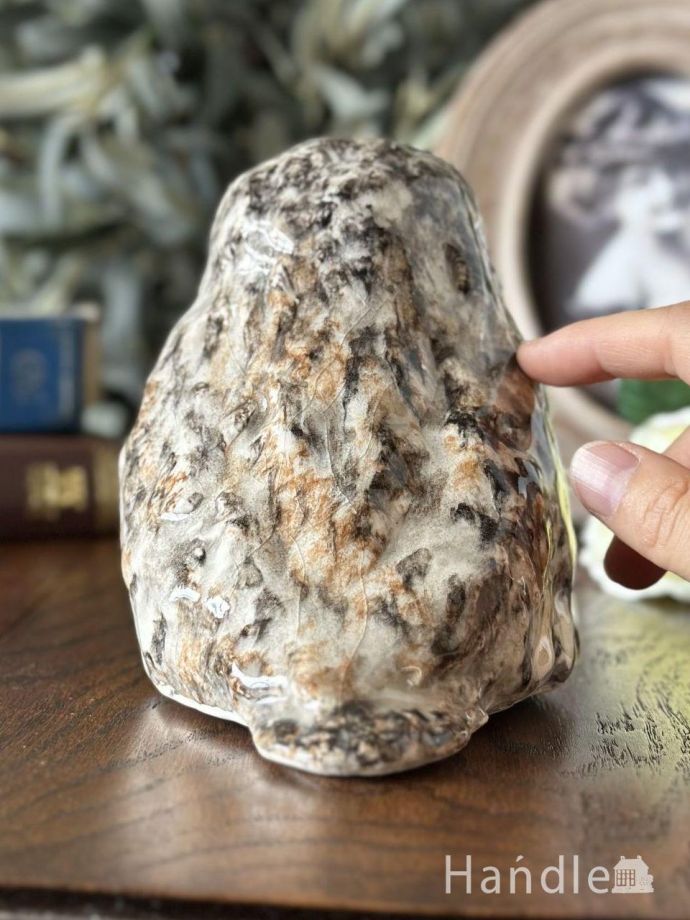 英国から届いた手作りのふくろうの置物、愛くるしい表情のウィン