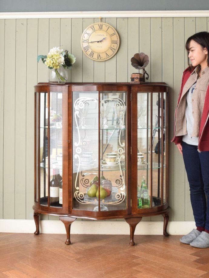 英国アンティークのガラスキャビネット