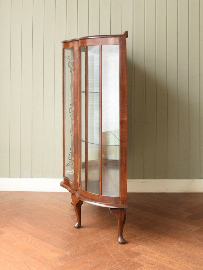 キャビネットの側面