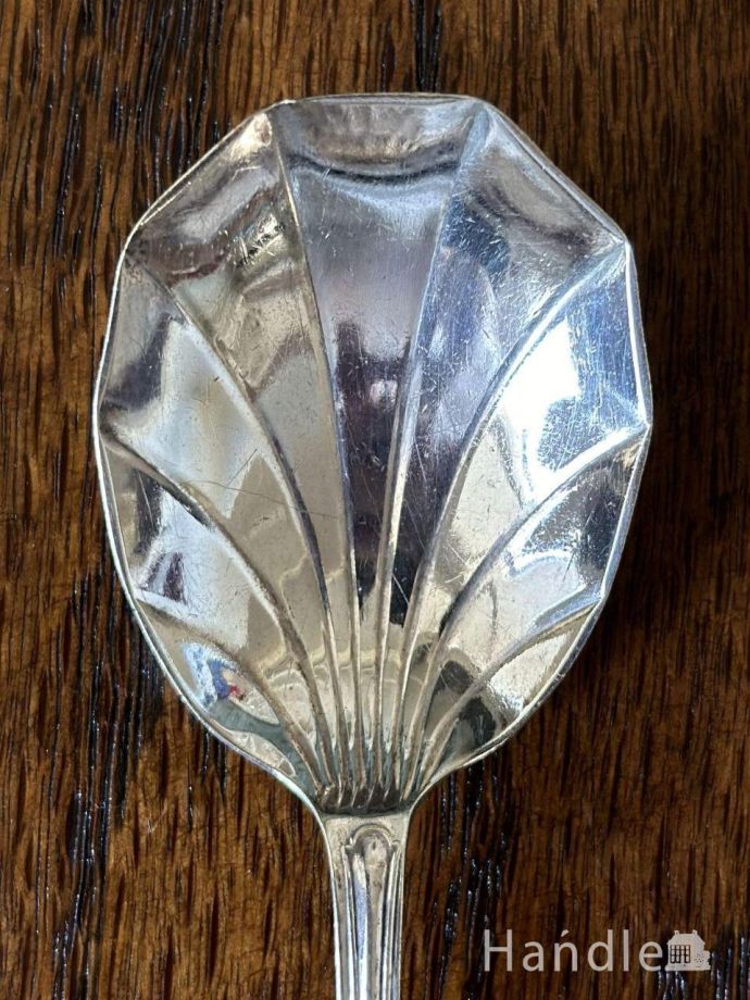 英国アンティークのスプーン、貝の形がおしゃれなシルバープレート(m