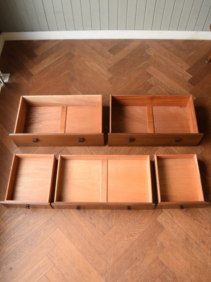 チェストの引き出し