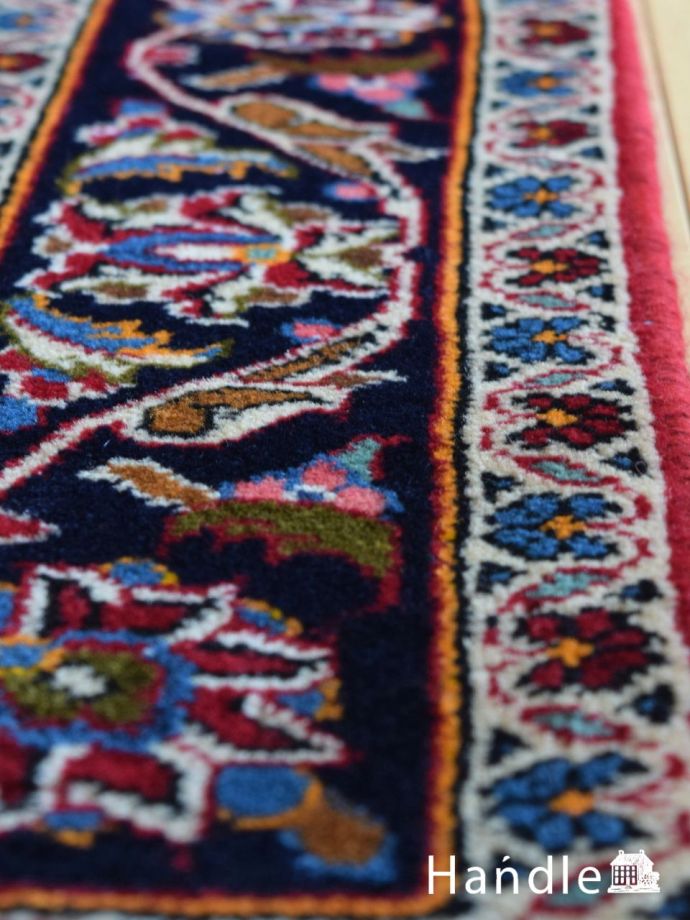 使いやすい大きさと色のオールドペルシャ絨毯、落ち着い赤と青のKashan