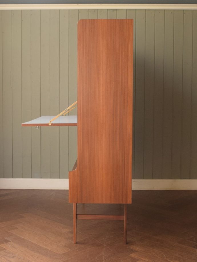 ビンテージ家具の側面