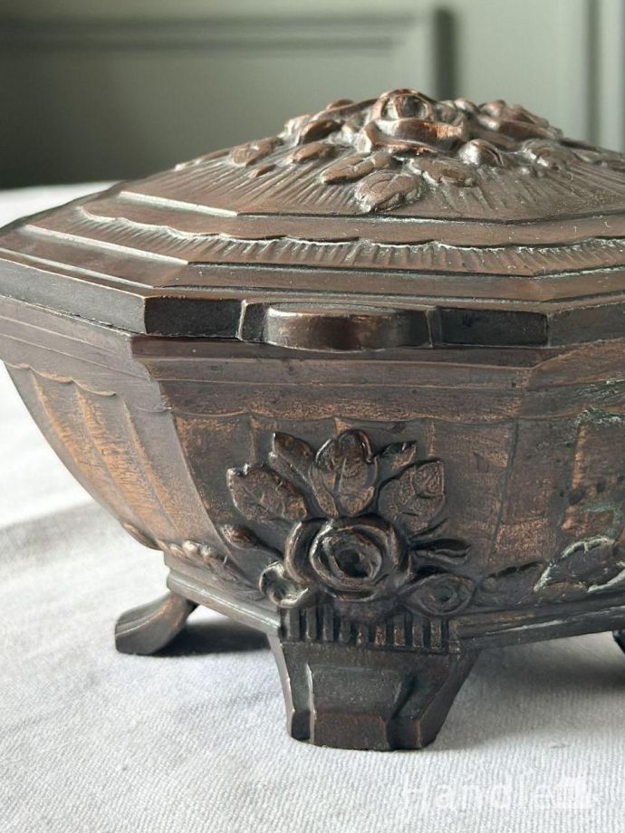 アンティークのジュエリーボックス