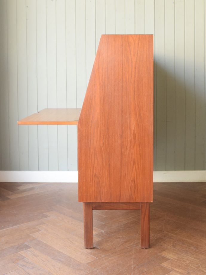 ビンテージ家具の側面