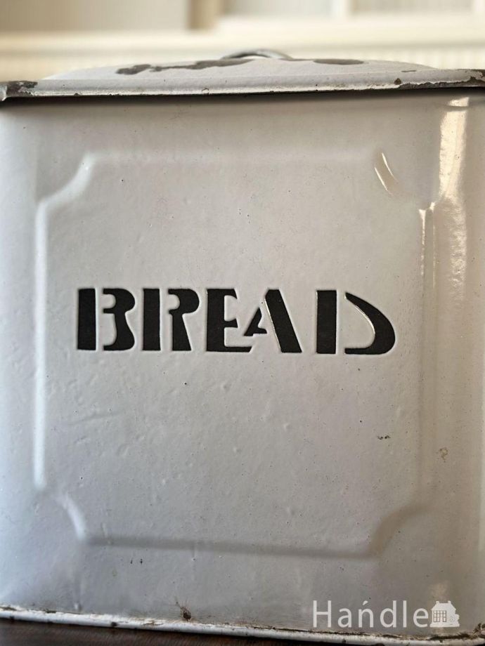 アンティーク琺瑯のブレッド缶