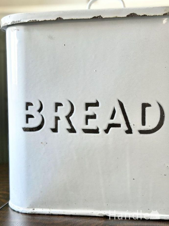 アンティーク琺瑯のブレッド缶