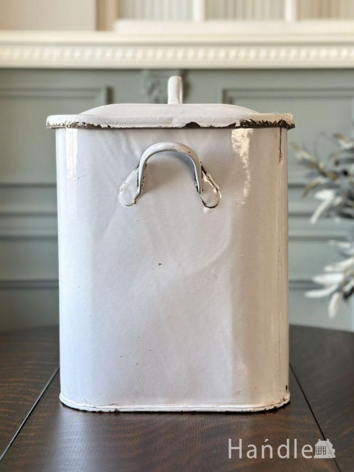 ホーロー缶の側面