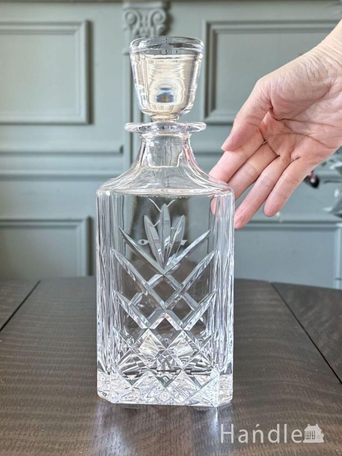 たっぷり入るガラスのデカンタ