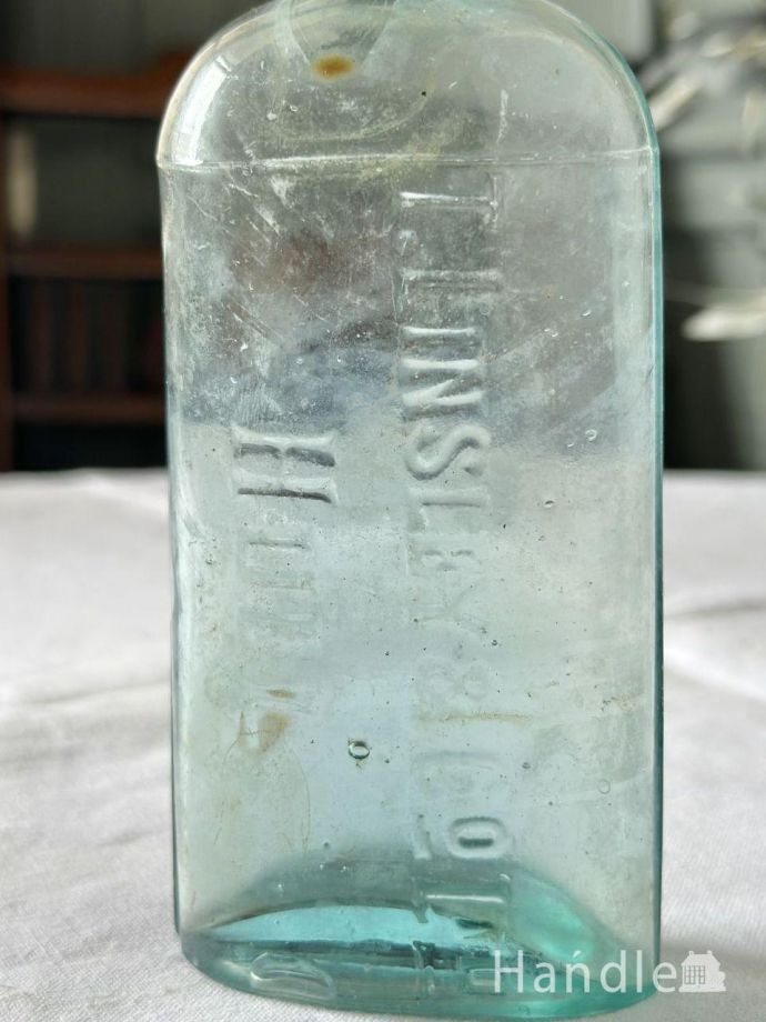 アンティークガラスのボトル