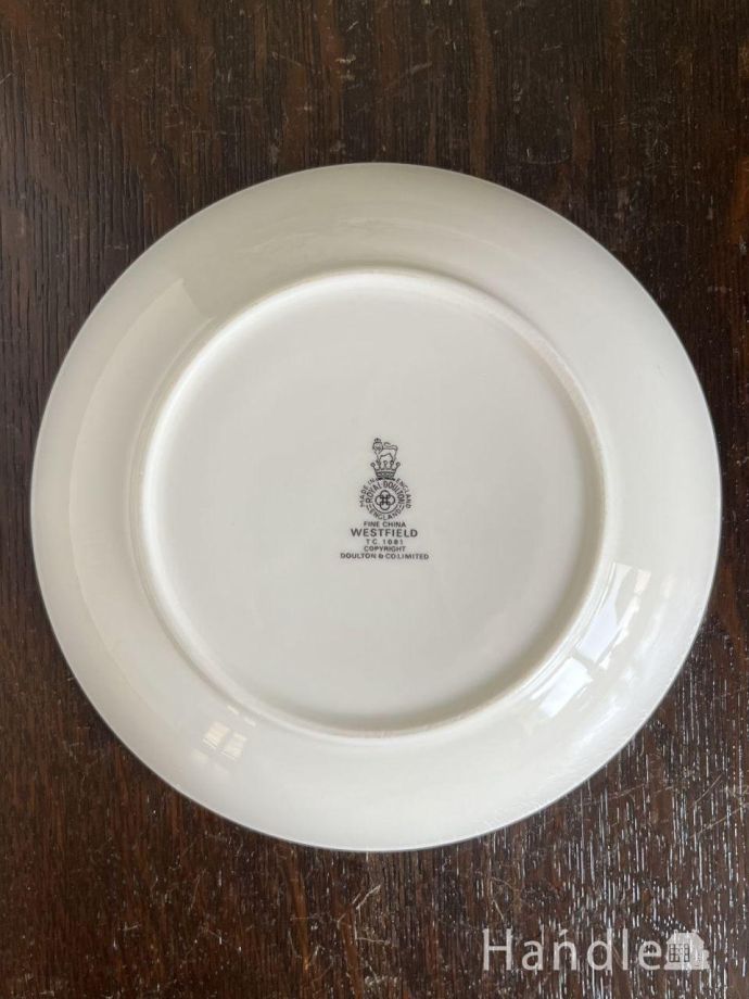 プレートの後ろ