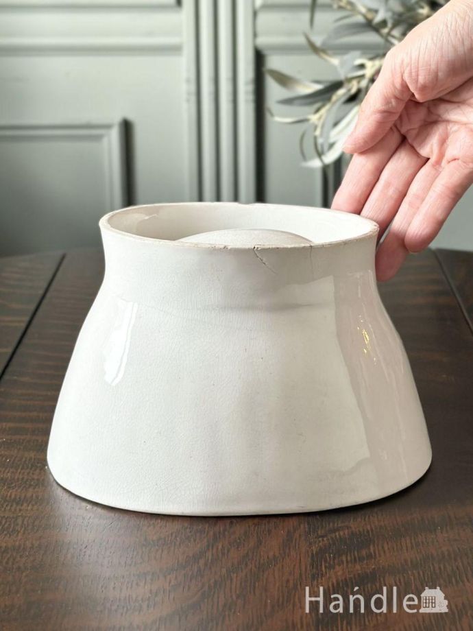 アンティーク 陶磁器の雑貨　アンティーク雑貨　美しいゼリーを作っていたアンティーク、小物入れにもなる陶器製のゼリーモールド。しっかり選んできました新品ではないので多少のキズがありますが、使用上問題がないものだけを選んできました。(m-2915-z)