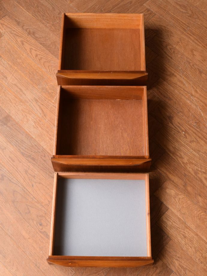 ビンテージサイドボードの引き出し