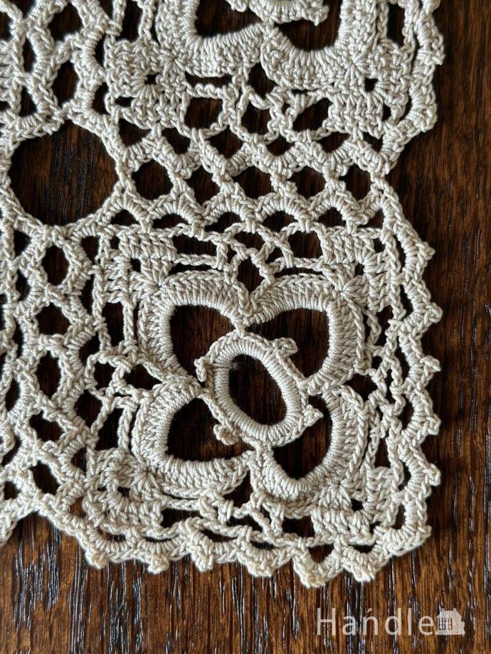 スクエア型の可愛いアンティーク、クロッシェレースのおしゃれな