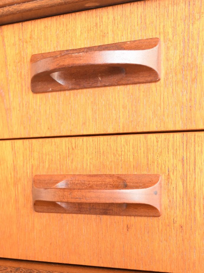 ビンテージ家具の木目