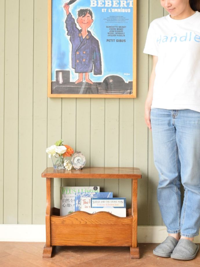 アンティークのおしゃれなマガジンラック