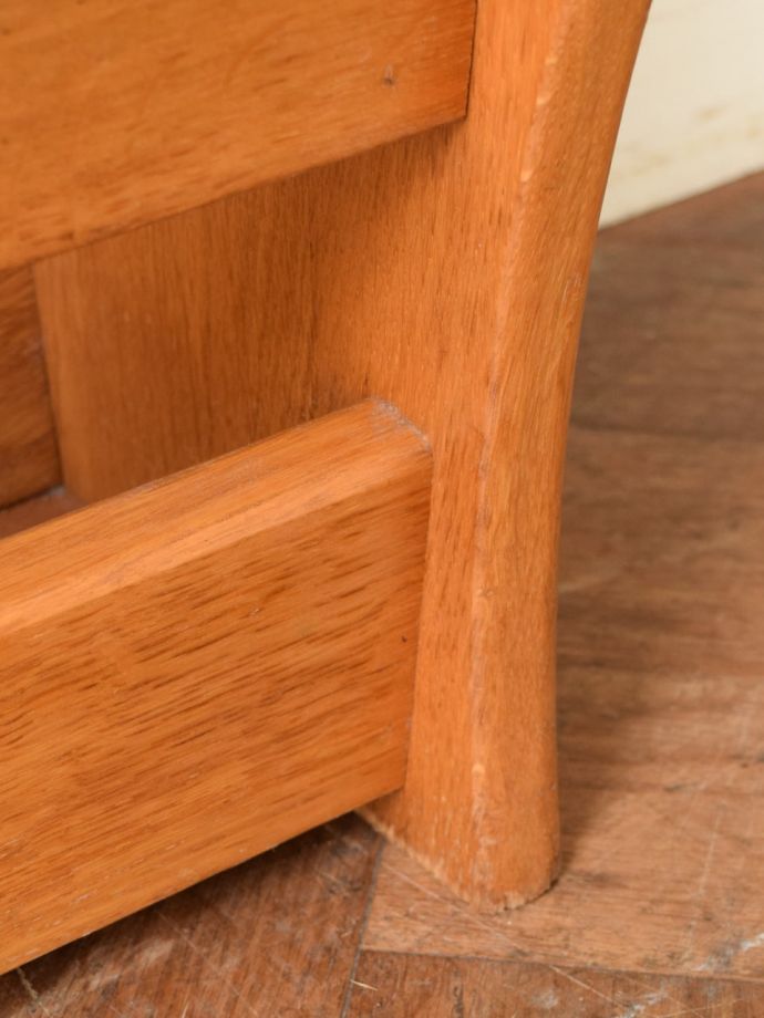 マガジンラックの脚