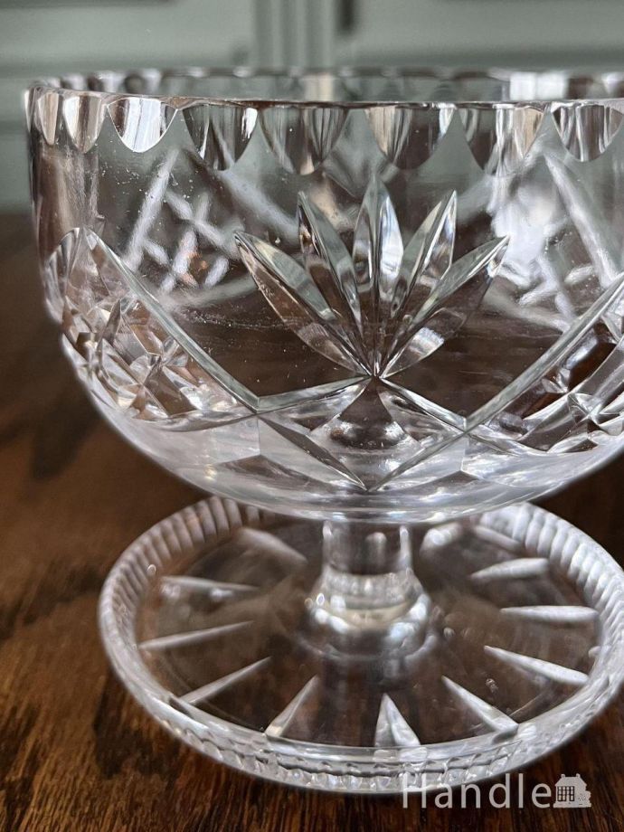 アンティーク 雑貨のガラス小物 【雑貨類商品UP用】 アンティーク プレスドグラス(デザートグラス)。デザート用に作られた美しいガラスの器食卓で使われたガラスはどれも美しいですが、特にめずらしいデザート用。(htz-02-5-4)