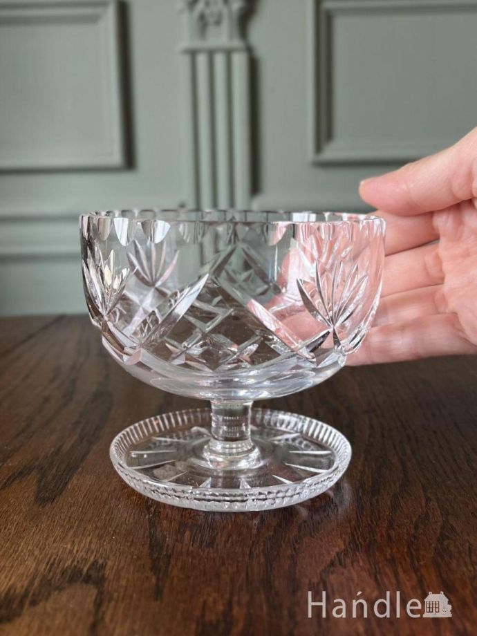 アンティーク 雑貨のガラス小物 【雑貨類商品UP用】 アンティーク プレスドグラス(デザートグラス)。どれも個性的で美しい形が個性的なデザート用のグラス。(htz-02-5-4)