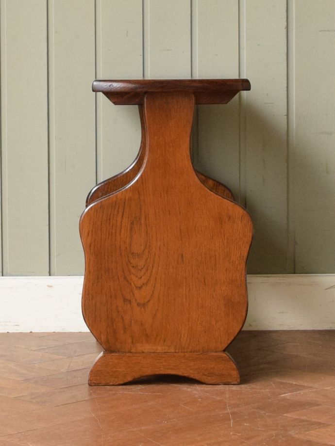 マガジンラックの側面