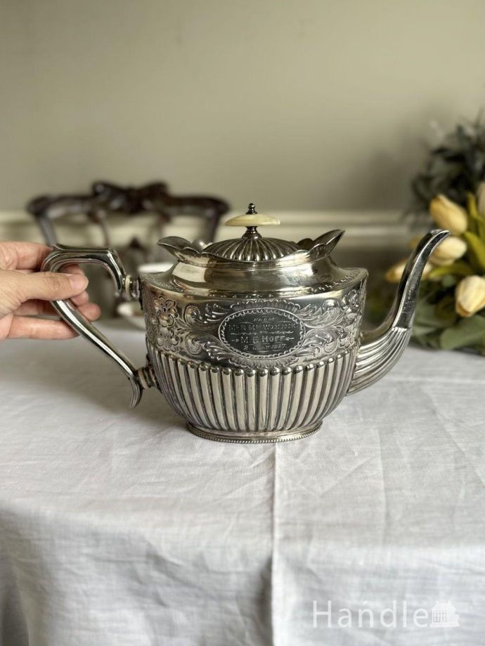 マザーオブパールの持ち手が美しいティーポット、英国アンティークの