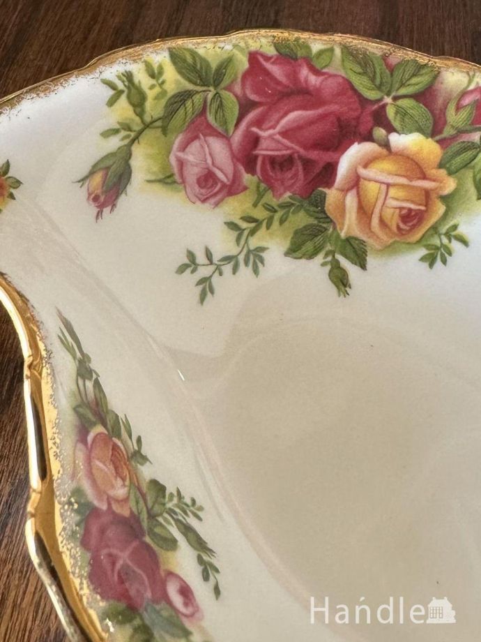 イギリスから届いたアンティーク陶磁器、ロイヤルアルバート社オールド