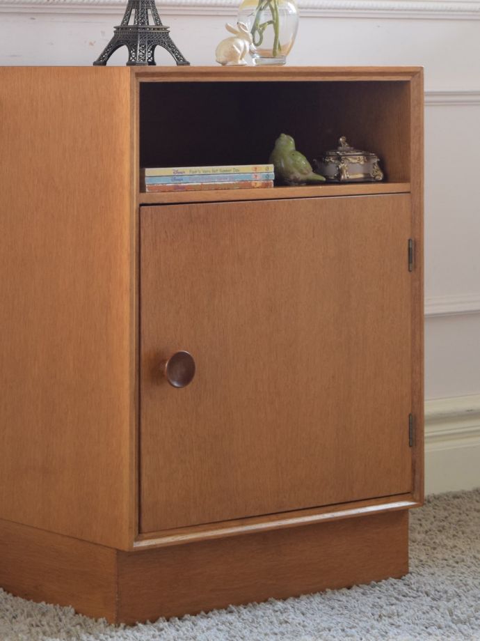 ビンテージキャビネットの扉