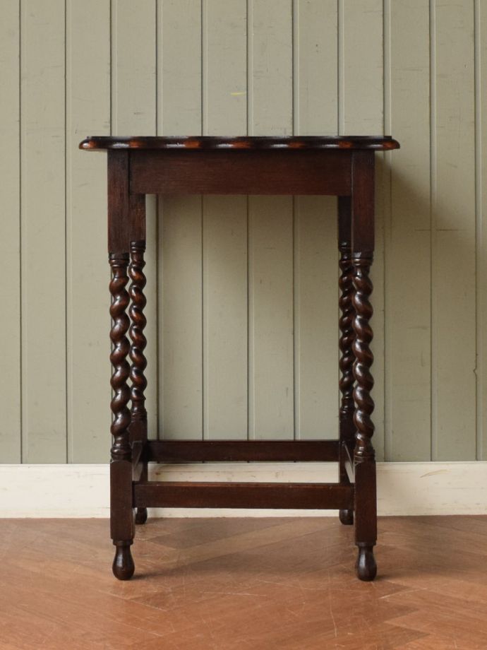 オケージョナルテーブルの側面