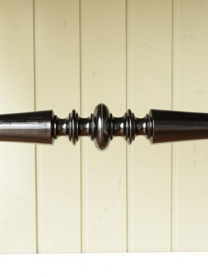 フランスアンティーク家具らしい装飾