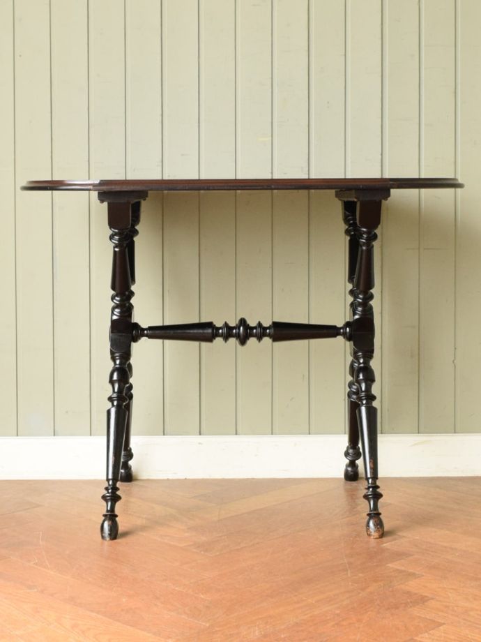 オケージョナルテーブルの側面