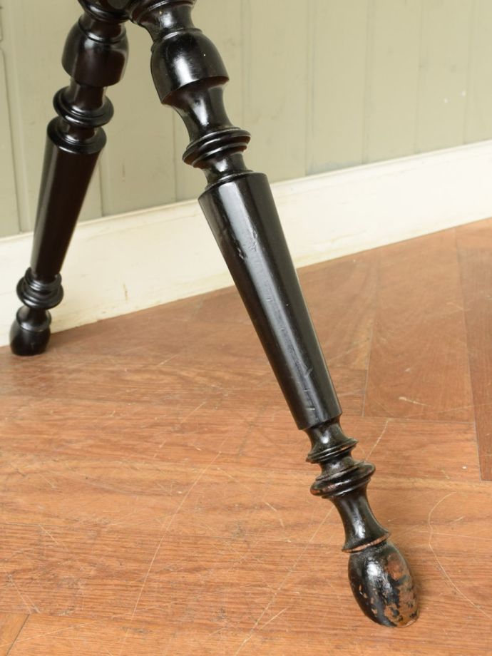 アンティーク家具の脚