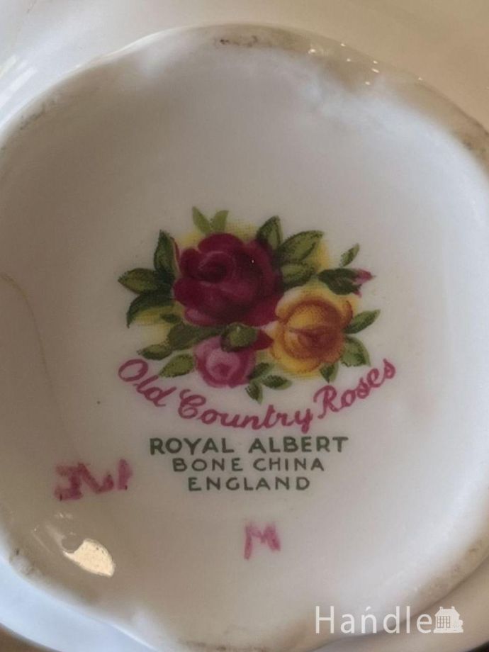 イギリスから届いた陶磁器で出来たお花、ロイヤルアルバートの陶花