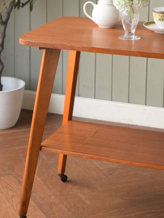 おしゃれなビンテージテーブル