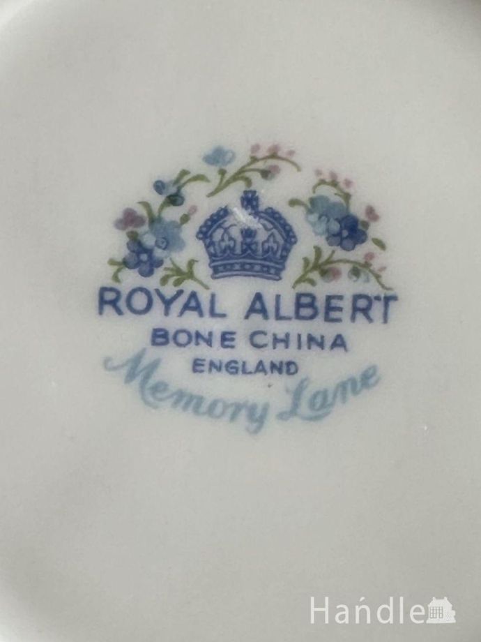 ロイヤルアルバート社のアンティーク食器、勿忘草のメモリーレーンの