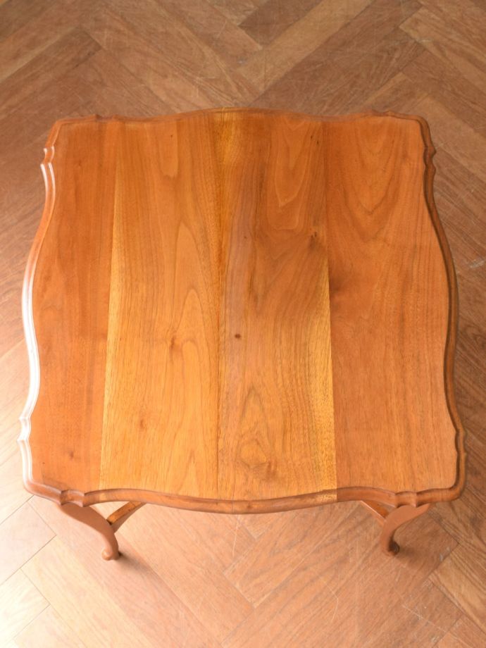 オケージョナルテーブルの天板