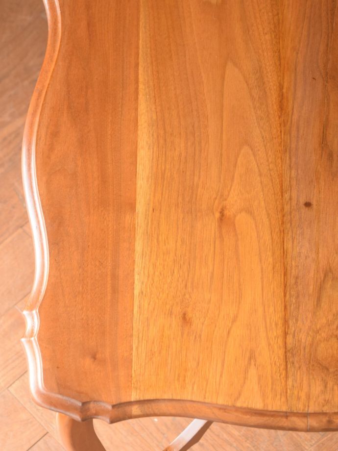 オケージョナルテーブルの天板