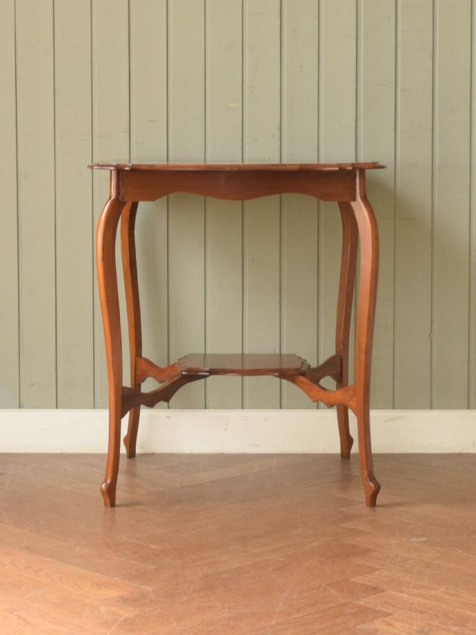 アンティーク家具の側面