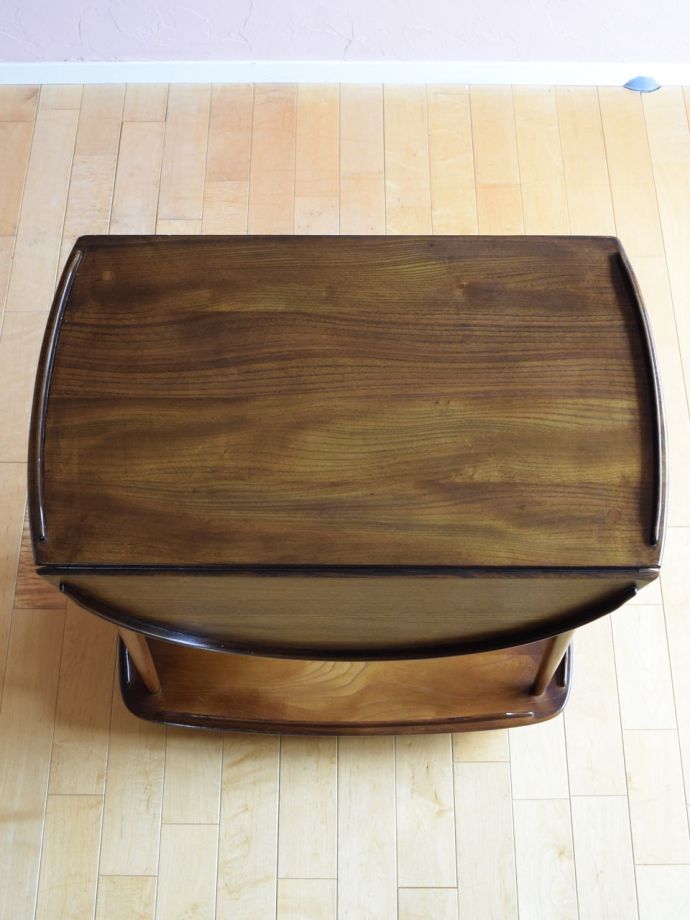 アーコールのワゴンの天板