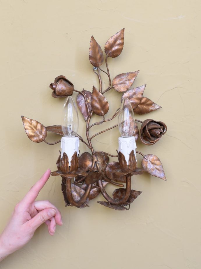 アンティークの壁付けシャンデリア