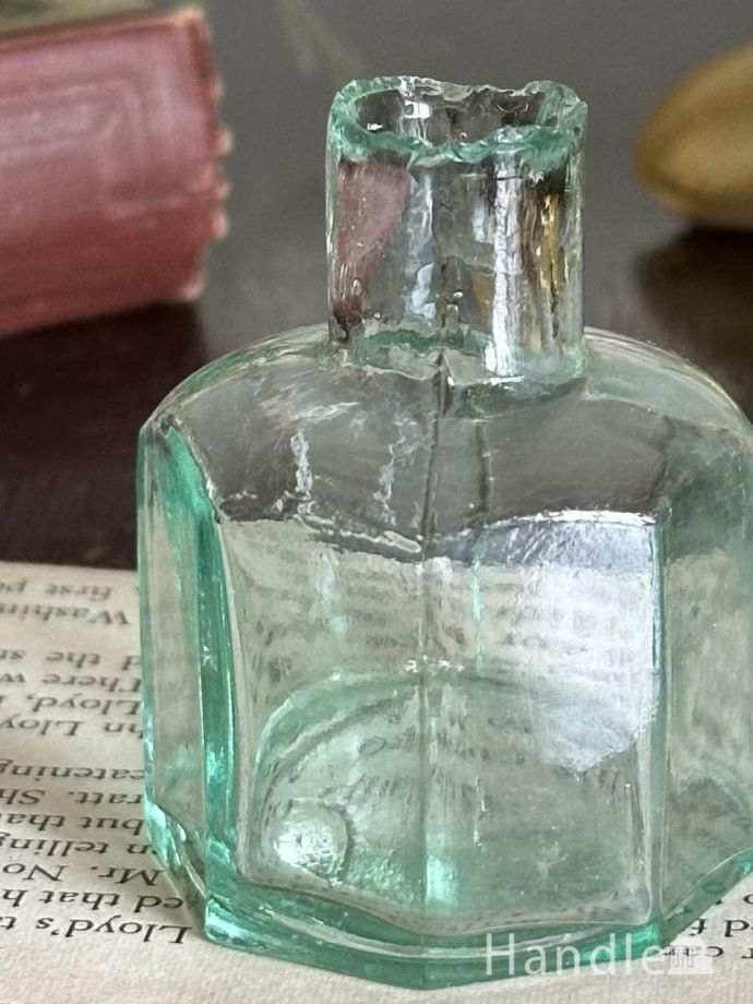 イギリスから届いたアンティークガラス雑貨、八角形のヴィクトリアン